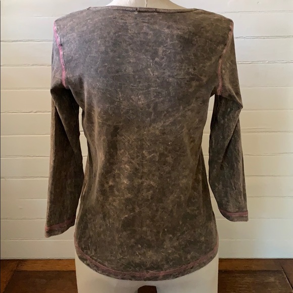 Marble brown and tan. 3/4 sleeve top. - Picture 2 of 3